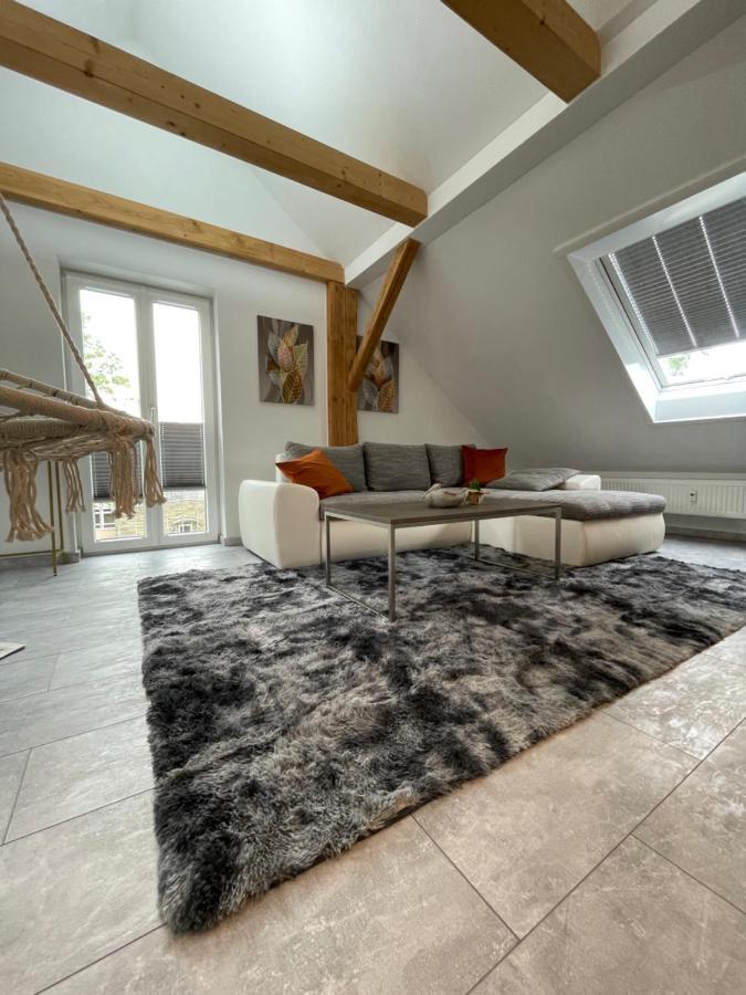 Wen Koenigsberger,Ruhige Dg-Wohnung In Weiden,2 Schlafzimmer,Parkplatz, Zentral! Weiden in der Oberpfalz Exterior foto